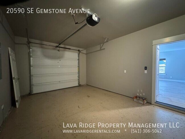 Building Photo - 20590 SE Gemstone Ave
