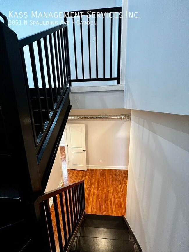 Building Photo - 3051 N Spaulding Ave