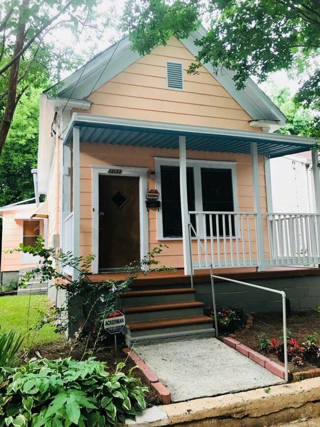 Primary Photo - 1032 Curran St NW