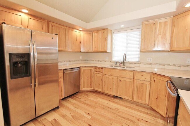 Building Photo - 1803 W Mulhuland Ct