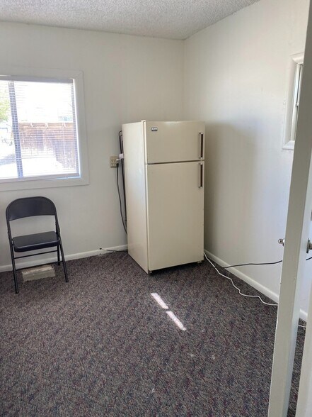 Building Photo - 380 N 200 W