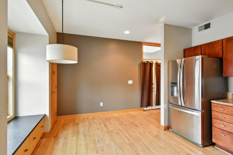 Building Photo - 2905 N Newhall St
