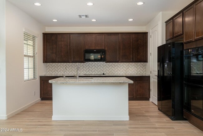 Building Photo - 4015 S Pecan Dr