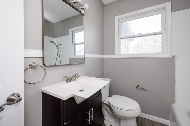 Building Photo - 1025 Whitaker Dr