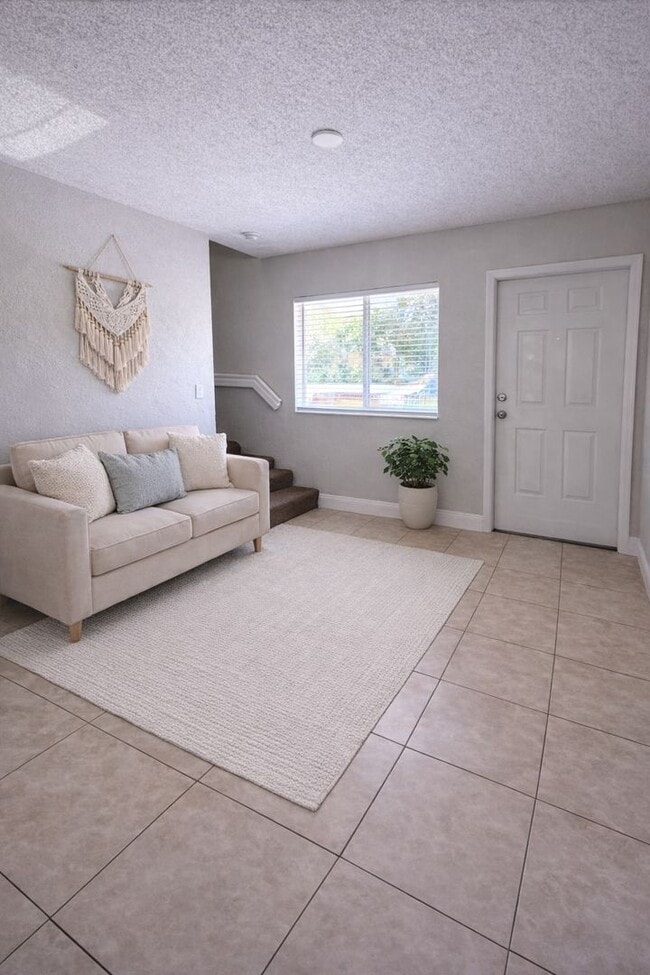 Building Photo - 3 bd/2.5 ba + Stainless Steel Appliances + 1 Car Garage + up to 3 Months Off!