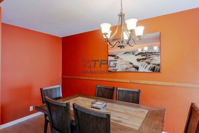 Building Photo - 8 Windsor Dr