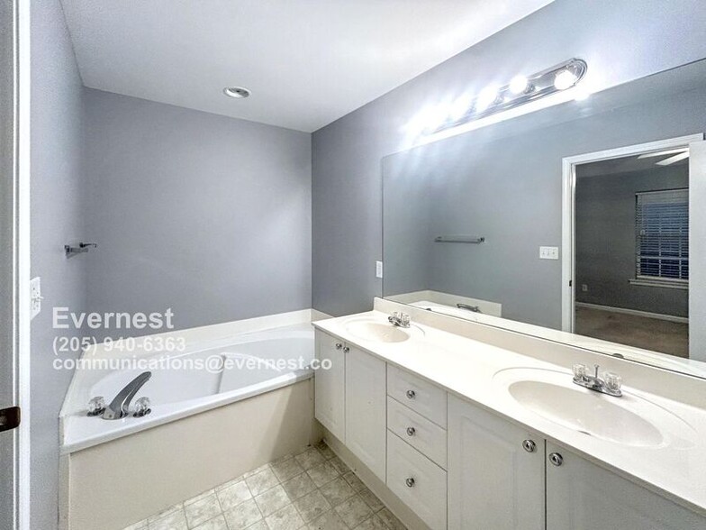 Building Photo - 632 Parkside Cir