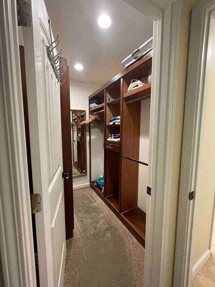Bedroom 1 Walk-in closet - 704 Ventura Pl