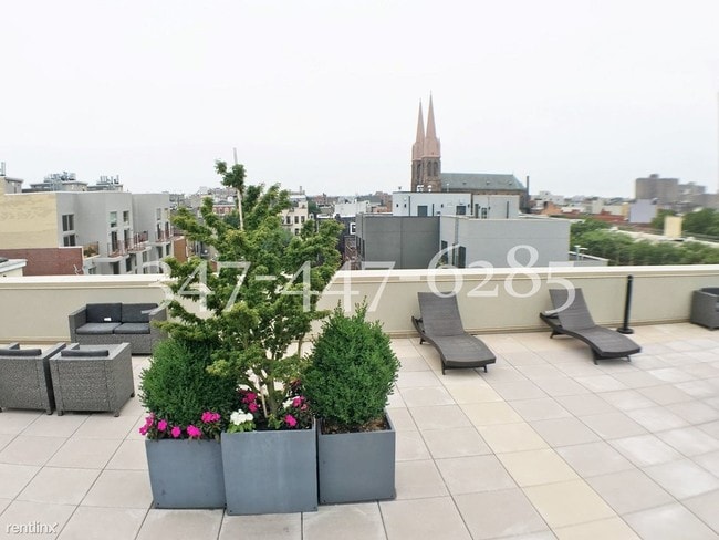 Building Photo - 105 Leonard St