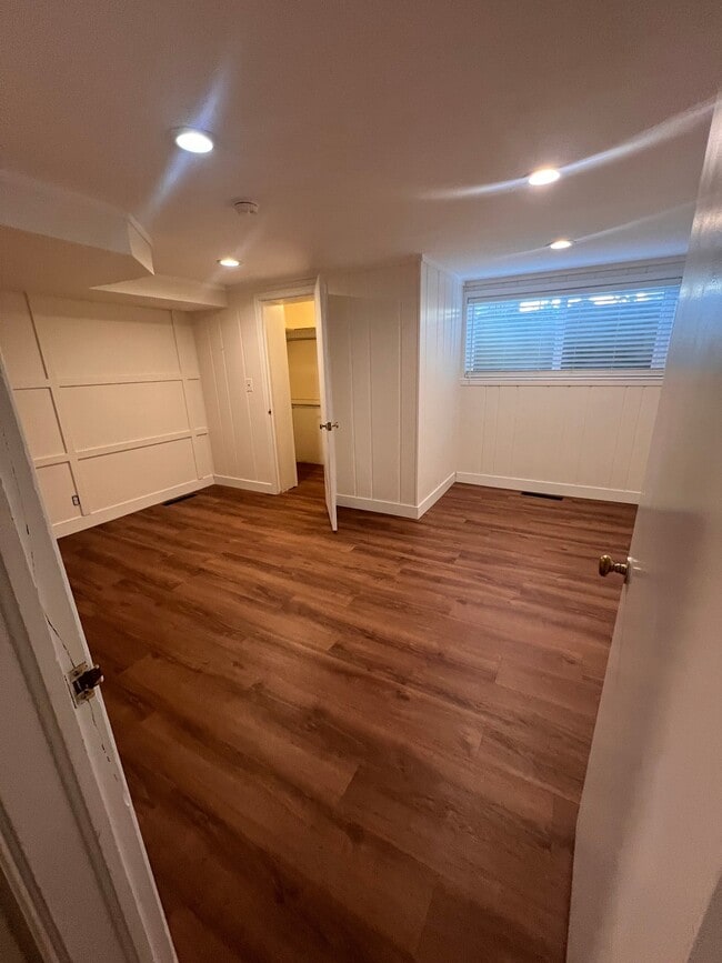 Building Photo - 333 N 450 E