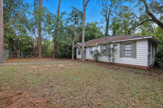 Building Photo - 519 W 6th Ave