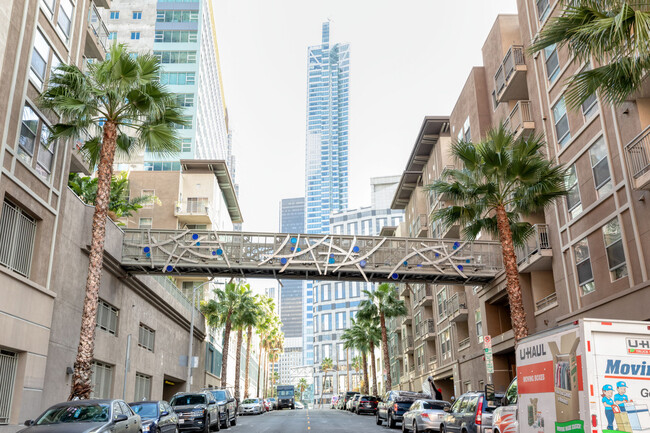 Building Photo - 1050 Wilshire Blvd