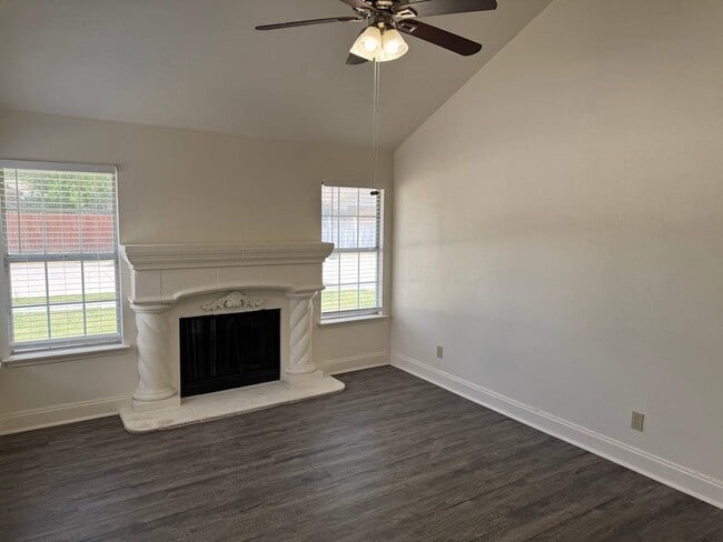Building Photo - 7509 Creekfall Dr