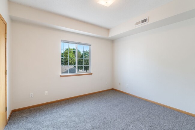 Building Photo - $1,150 | 2 Bedroom, 1 Bathroom Condo | Pet...