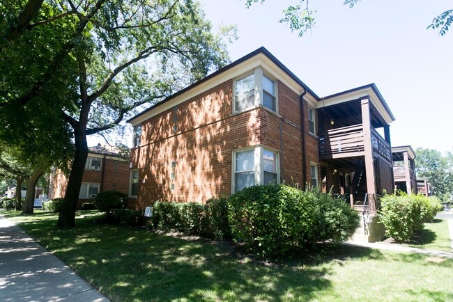 Primary Photo - 2118 W Foster Ave