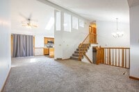 Building Photo - Unique 3 Bedroom / 2 Bath with Washer/Drye...