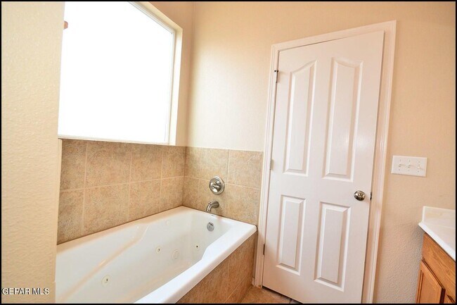 Building Photo - 5806 Redstone Mesa Ct