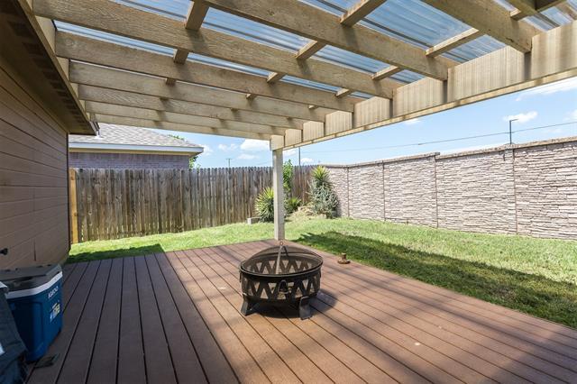 Building Photo - 1120 Whispering Meadows