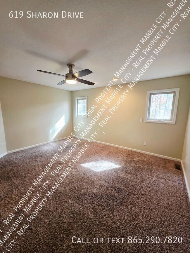 Building Photo - 619 Sharon Dr