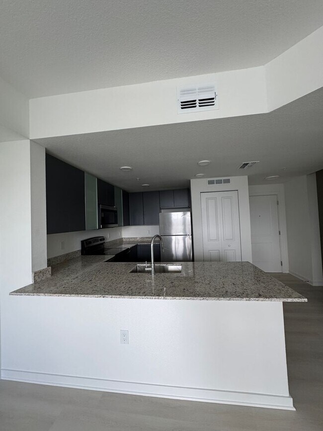 Building Photo - Cozy condo for Lease