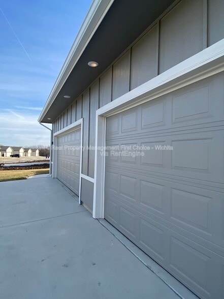 Building Photo - 10607 E Kinkaid Cir