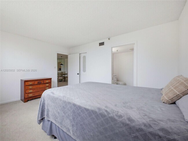 Building Photo - 14623 Bonaire Blvd