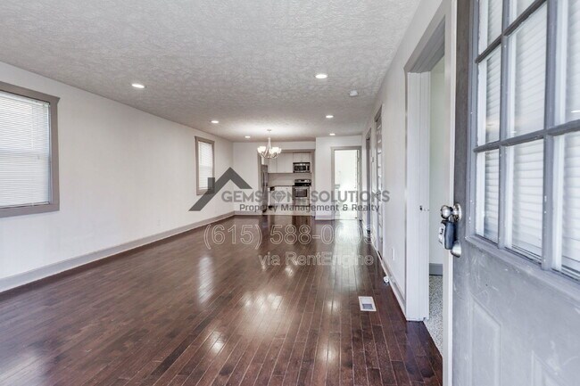 Building Photo - 1018 Clemmons St