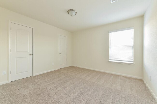 Building Photo - 27053 Leonardo Dr