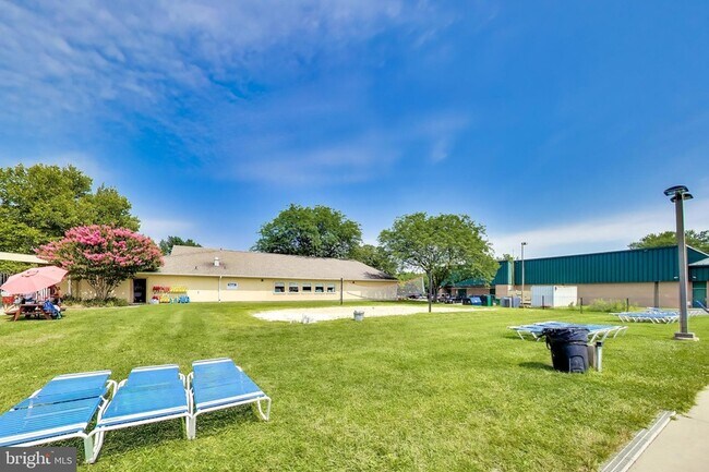 Building Photo - 6027 Majors Ln