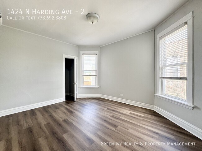 Building Photo - 1424 N Harding Ave