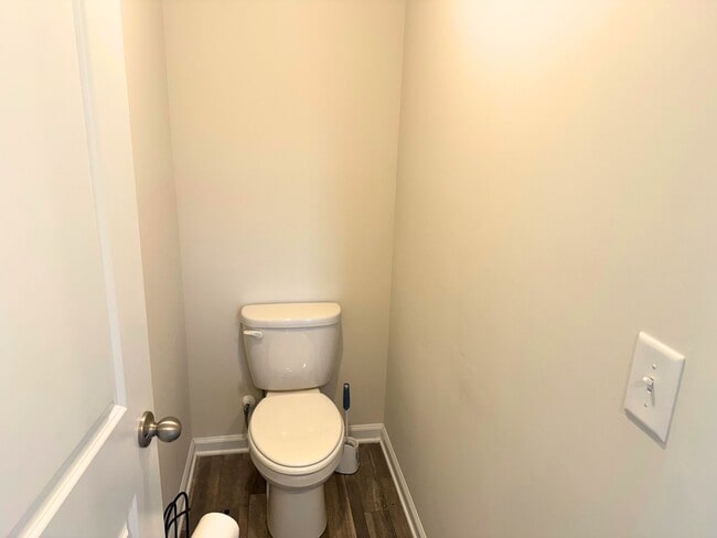 Building Photo - 106 White Rapids Way