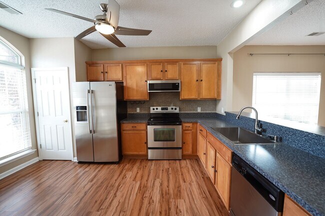 Building Photo - Coming Available!