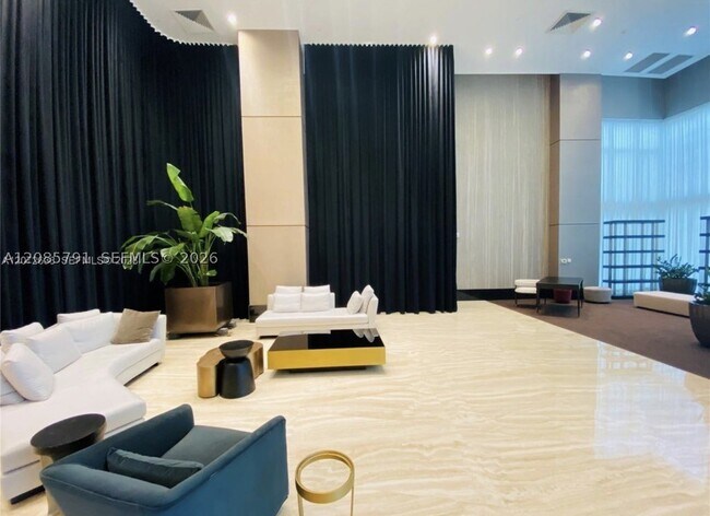 Building Photo - 950 Brickell Bay Dr
