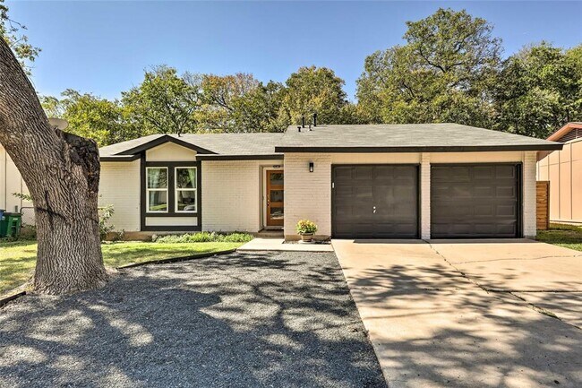 Building Photo - 6204 Wagon Bend