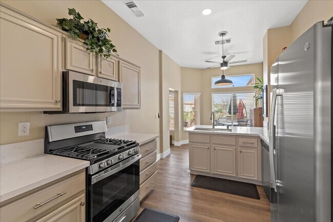 Building Photo - Beautifully Updated 2bd Sun City Summerlin Home with Resort-Style Amenities