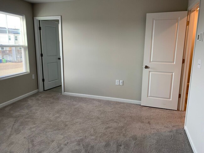 Building Photo - 2471 Tonoloway Dr