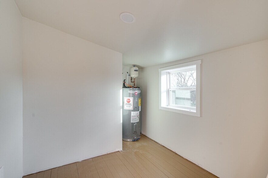 Building Photo - 934 Hulana St