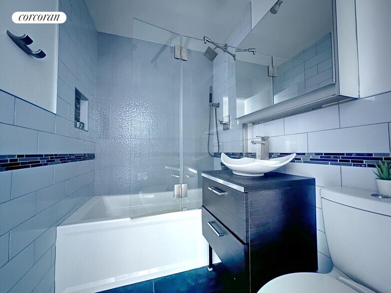 Building Photo - 191 Clinton St