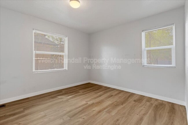 Building Photo - 2324 S 900 E