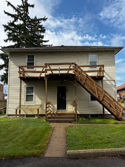 Building Photo - 142 N Riverview Dr