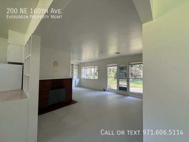 Building Photo - 200 NE 160th Ave