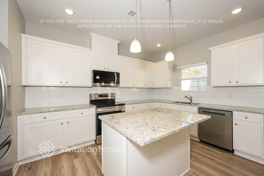 Building Photo - 107 Streambank Ct