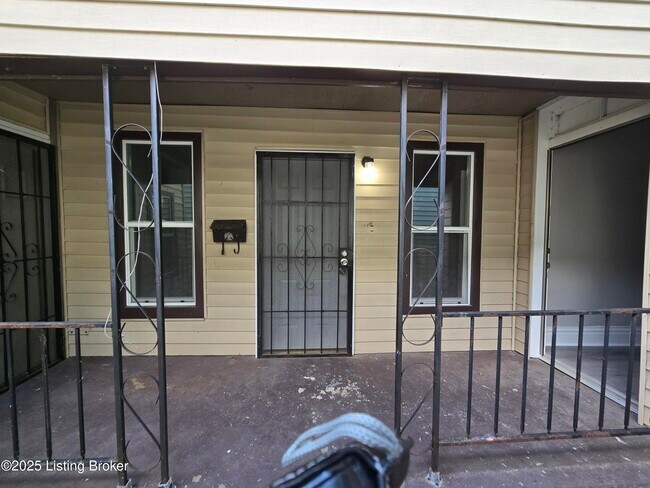Primary Photo - 1542 Garland Ave