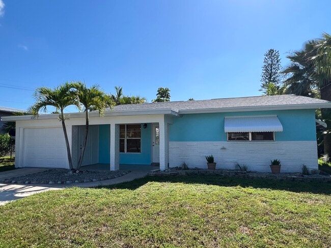 Primary Photo - 212 Granada St