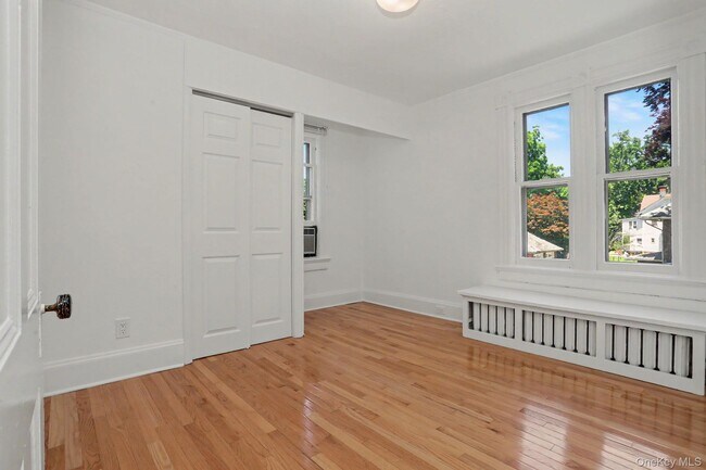 Building Photo - 71 Grand St