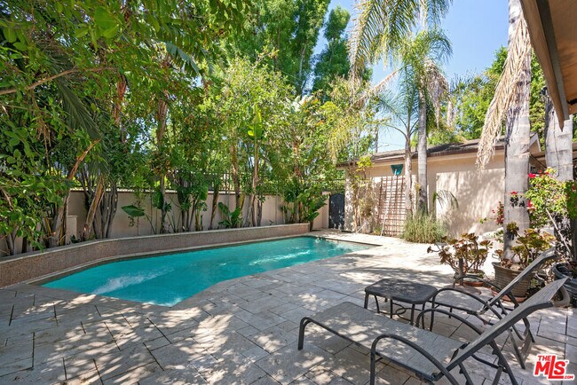 Building Photo - 13454 Chandler Blvd