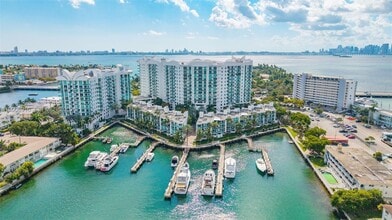 Building Photo - 7910 Harbor Island Dr