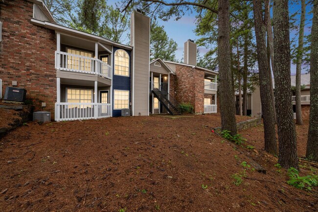 Building Photo - 3784 University Dr NW