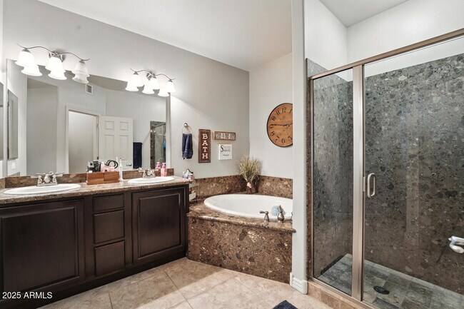 Building Photo - 5350 E Deer Valley Dr