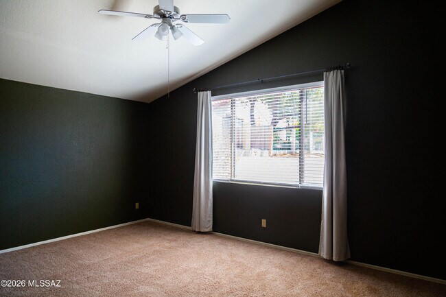 Building Photo - 11146 N Desert Flower Dr